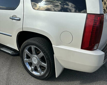 Кадиллак Эскалейд 2007 в Харькове на Automoto.ua Бежевый Кадиллак Эскалейд, объемом двигателя 6.2 л и пробегом 70 тыс. км за 35000 $, фото 5 на Automoto.ua