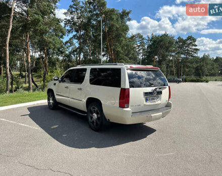 Бежевий Каділак Ескалейд, об'ємом двигуна 6.2 л та пробігом 290 тис. км за 10999 $, фото 3 на Automoto.ua