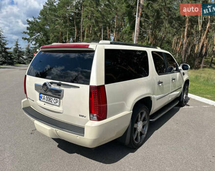 Бежевий Каділак Ескалейд, об'ємом двигуна 6.2 л та пробігом 290 тис. км за 10999 $, фото 7 на Automoto.ua