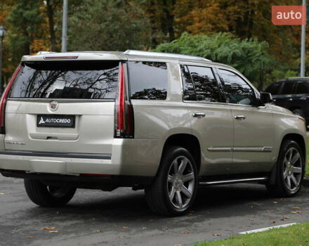 Кадиллак Эскалейд 2014 в Харькове на Automoto.ua Бежевый Кадиллак Эскалейд, объемом двигателя 6.2 л и пробегом 101 тыс. км за 31500 $, фото 5 на Automoto.ua