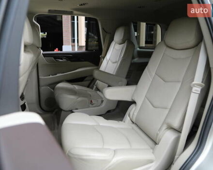 Кадиллак Эскалейд 2014 в Харькове на Automoto.ua Бежевый Кадиллак Эскалейд, объемом двигателя 6.2 л и пробегом 101 тыс. км за 31500 $, фото 8 на Automoto.ua