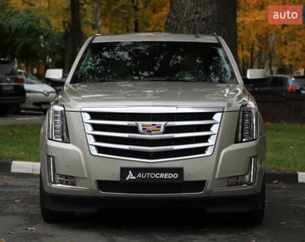 Кадиллак Эскалейд 2014 в Харькове на Automoto.ua Бежевый Кадиллак Эскалейд, объемом двигателя 6.2 л и пробегом 101 тыс. км за 31500 $, фото 1 на Automoto.ua