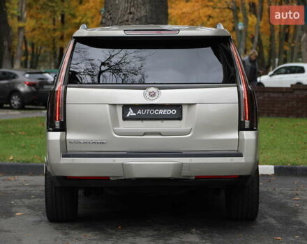 Кадиллак Эскалейд 2014 в Харькове на Automoto.ua Бежевый Кадиллак Эскалейд, объемом двигателя 6.2 л и пробегом 101 тыс. км за 31500 $, фото 4 на Automoto.ua