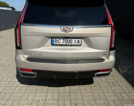 Бежевый Кадиллак Эскалейд, объемом двигателя 6.16 л и пробегом 35 тыс. км за 110000 $, фото 4 на Automoto.ua