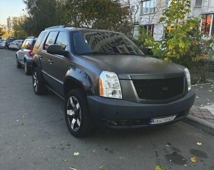 Черный Кадиллак Эскалейд, объемом двигателя 6.2 л и пробегом 205 тыс. км за 12500 $, фото 1 на Automoto.ua