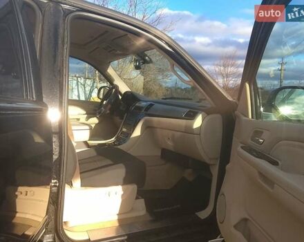 Черный Кадиллак Эскалейд, объемом двигателя 6.2 л и пробегом 230 тыс. км за 8900 $, фото 12 на Automoto.ua