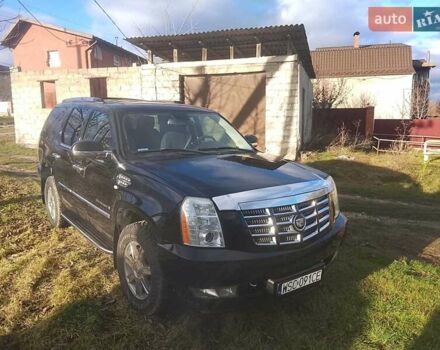 Черный Кадиллак Эскалейд, объемом двигателя 6.2 л и пробегом 230 тыс. км за 8900 $, фото 5 на Automoto.ua