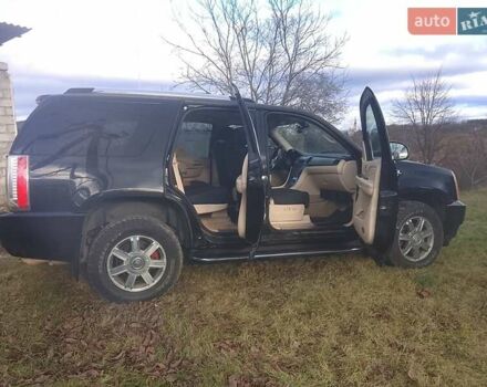 Черный Кадиллак Эскалейд, объемом двигателя 6.2 л и пробегом 230 тыс. км за 8900 $, фото 6 на Automoto.ua