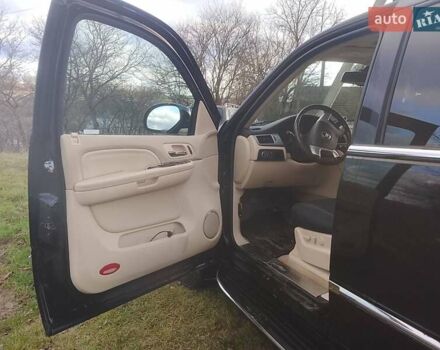 Черный Кадиллак Эскалейд, объемом двигателя 6.2 л и пробегом 230 тыс. км за 8900 $, фото 11 на Automoto.ua