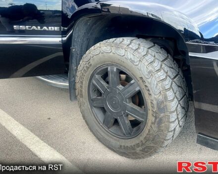 Черный Кадиллак Эскалейд, объемом двигателя 6.2 л и пробегом 233 тыс. км за 14900 $, фото 6 на Automoto.ua