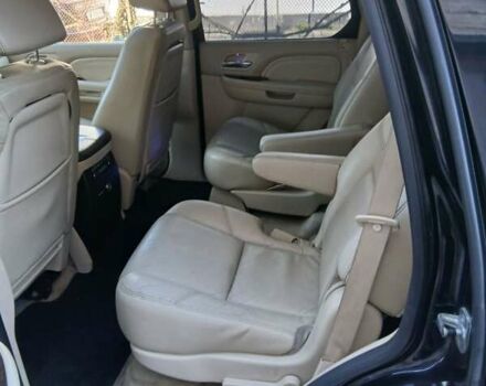 Чорний Каділак Ескалейд, об'ємом двигуна 6.2 л та пробігом 115 тис. км за 12500 $, фото 12 на Automoto.ua