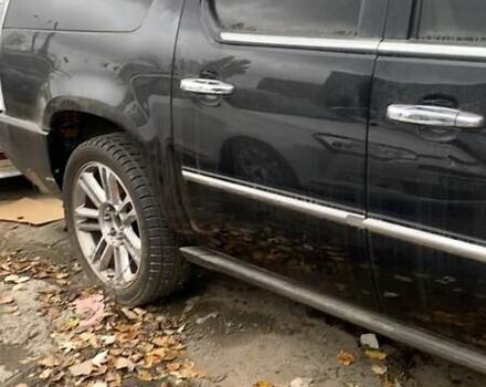 Черный Кадиллак Эскалейд, объемом двигателя 6.2 л и пробегом 167 тыс. км за 11000 $, фото 2 на Automoto.ua