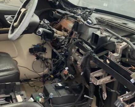 Черный Кадиллак Эскалейд, объемом двигателя 6.2 л и пробегом 167 тыс. км за 11000 $, фото 9 на Automoto.ua