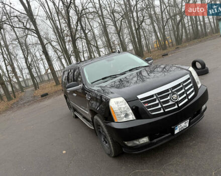 Чорний Каділак Ескалейд, об'ємом двигуна 6.2 л та пробігом 250 тис. км за 14000 $, фото 7 на Automoto.ua