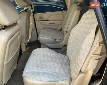 Черный Кадиллак Эскалейд, объемом двигателя 6.2 л и пробегом 200 тыс. км за 15300 $, фото 4 на Automoto.ua