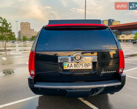 Черный Кадиллак Эскалейд, объемом двигателя 6.2 л и пробегом 180 тыс. км за 46830 $, фото 12 на Automoto.ua