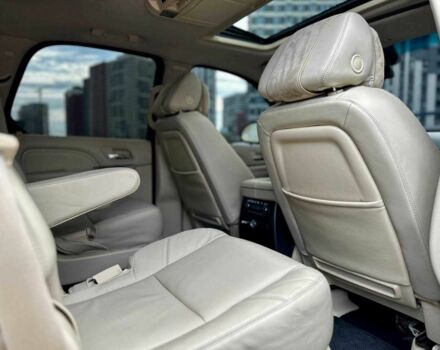 Черный Кадиллак Эскалейд, объемом двигателя 6.2 л и пробегом 201 тыс. км за 18500 $, фото 19 на Automoto.ua