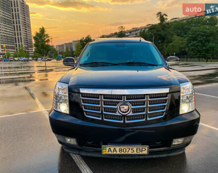 Черный Кадиллак Эскалейд, объемом двигателя 6.2 л и пробегом 180 тыс. км за 46830 $, фото 6 на Automoto.ua