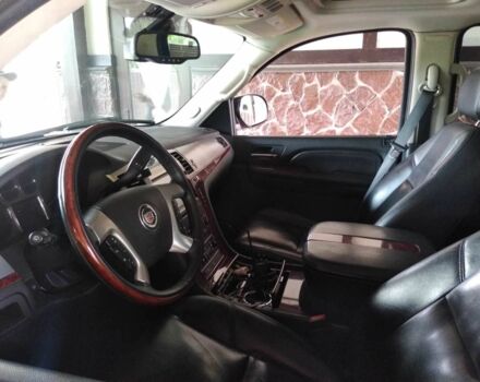 Черный Кадиллак Эскалейд, объемом двигателя 6.2 л и пробегом 180 тыс. км за 12999 $, фото 7 на Automoto.ua