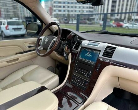 Черный Кадиллак Эскалейд, объемом двигателя 6.2 л и пробегом 201 тыс. км за 18500 $, фото 22 на Automoto.ua