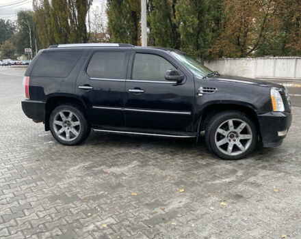 Чорний Каділак Ескалейд, об'ємом двигуна 6.2 л та пробігом 260 тис. км за 10000 $, фото 6 на Automoto.ua