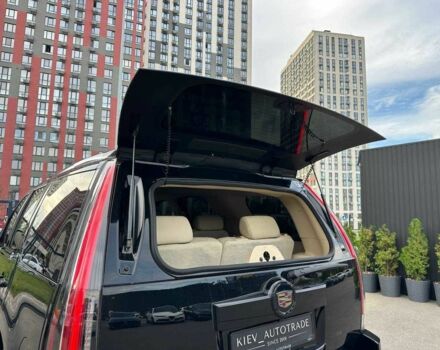 Черный Кадиллак Эскалейд, объемом двигателя 6.2 л и пробегом 201 тыс. км за 18500 $, фото 12 на Automoto.ua