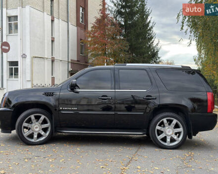 Кадиллак Эскалейд 2008 в Виннице на Automoto.ua Черный Кадиллак Эскалейд, объемом двигателя 6.2 л и пробегом 250 тыс. км за 15950 $, фото 15 на Automoto.ua