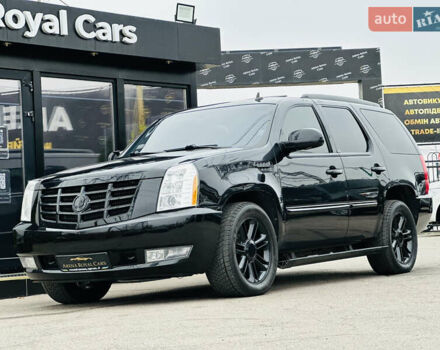 Черный Кадиллак Эскалейд, объемом двигателя 6.16 л и пробегом 255 тыс. км за 14900 $, фото 5 на Automoto.ua