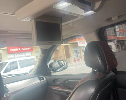 Черный Кадиллак Эскалейд, объемом двигателя 6.2 л и пробегом 270 тыс. км за 17777 $, фото 6 на Automoto.ua