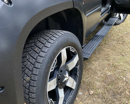 Чорний Каділак Ескалейд, об'ємом двигуна 6.2 л та пробігом 180 тис. км за 12000 $, фото 51 на Automoto.ua