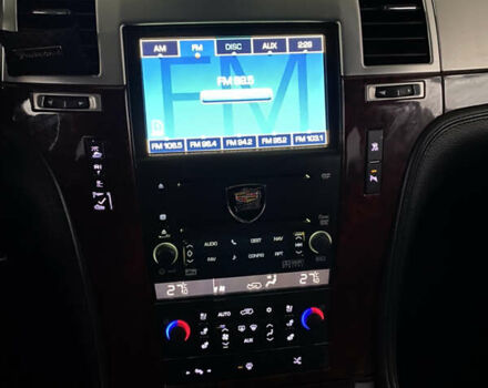 Чорний Каділак Ескалейд, об'ємом двигуна 6.2 л та пробігом 180 тис. км за 12000 $, фото 63 на Automoto.ua