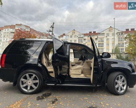 Кадиллак Эскалейд 2008 в Виннице на Automoto.ua Черный Кадиллак Эскалейд, объемом двигателя 6.2 л и пробегом 250 тыс. км за 15950 $, фото 7 на Automoto.ua