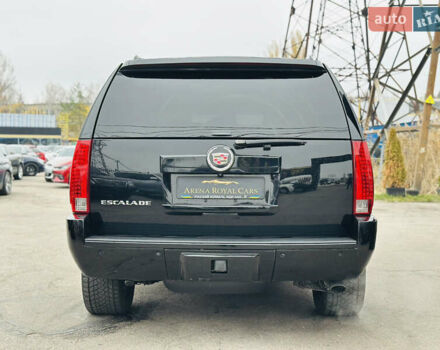 Черный Кадиллак Эскалейд, объемом двигателя 6.16 л и пробегом 255 тыс. км за 14900 $, фото 10 на Automoto.ua