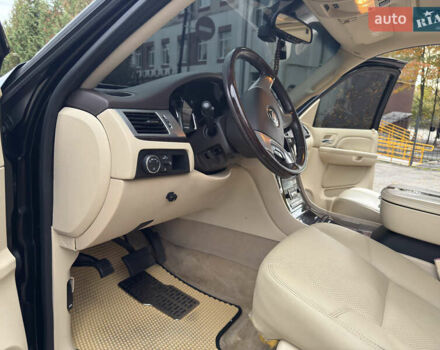 Кадиллак Эскалейд 2008 в Виннице на Automoto.ua Черный Кадиллак Эскалейд, объемом двигателя 6.2 л и пробегом 250 тыс. км за 15950 $, фото 4 на Automoto.ua