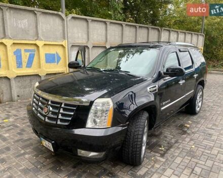 Кадиллак Эскалейд 2008 в Днепре (Днепропетровске) на Automoto.ua Черный Кадиллак Эскалейд, объемом двигателя 6 л и пробегом 154 тыс. км за 20000 $, фото 11 на Automoto.ua