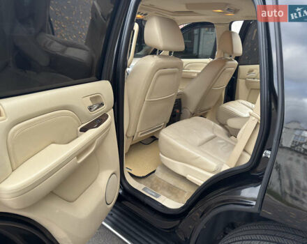 Кадиллак Эскалейд 2008 в Виннице на Automoto.ua Черный Кадиллак Эскалейд, объемом двигателя 6.2 л и пробегом 250 тыс. км за 15950 $, фото 5 на Automoto.ua