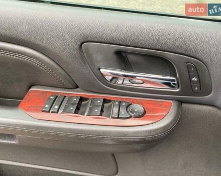 Кадиллак Эскалейд 2008 в Днепре (Днепропетровске) на Automoto.ua Черный Кадиллак Эскалейд, объемом двигателя 6 л и пробегом 154 тыс. км за 20000 $, фото 8 на Automoto.ua