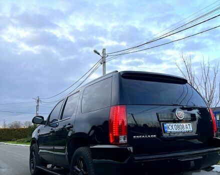 Чорний Каділак Ескалейд, об'ємом двигуна 6.2 л та пробігом 156 тис. км за 15000 $, фото 5 на Automoto.ua