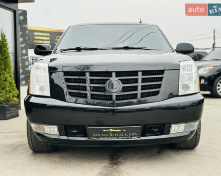 Черный Кадиллак Эскалейд, объемом двигателя 6.16 л и пробегом 255 тыс. км за 14900 $, фото 6 на Automoto.ua