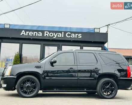 Черный Кадиллак Эскалейд, объемом двигателя 6.16 л и пробегом 255 тыс. км за 14900 $, фото 4 на Automoto.ua