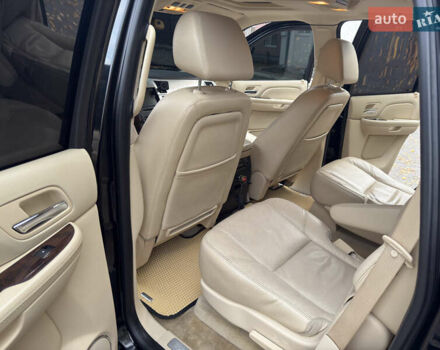 Кадиллак Эскалейд 2008 в Виннице на Automoto.ua Черный Кадиллак Эскалейд, объемом двигателя 6.2 л и пробегом 250 тыс. км за 15950 $, фото 10 на Automoto.ua