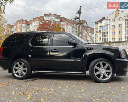 Кадиллак Эскалейд 2008 в Виннице на Automoto.ua Черный Кадиллак Эскалейд, объемом двигателя 6.2 л и пробегом 250 тыс. км за 15950 $, фото 21 на Automoto.ua
