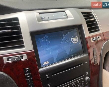 Кадиллак Эскалейд 2008 в Днепре (Днепропетровске) на Automoto.ua Черный Кадиллак Эскалейд, объемом двигателя 6 л и пробегом 154 тыс. км за 20000 $, фото 40 на Automoto.ua
