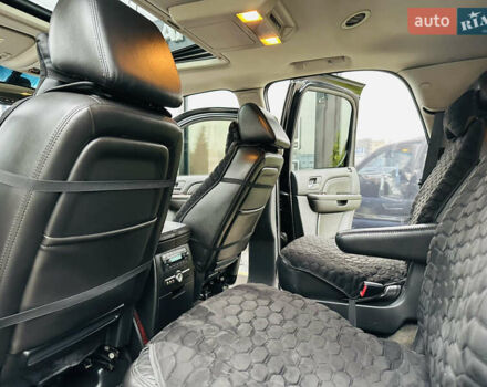 Черный Кадиллак Эскалейд, объемом двигателя 6.16 л и пробегом 255 тыс. км за 14900 $, фото 15 на Automoto.ua