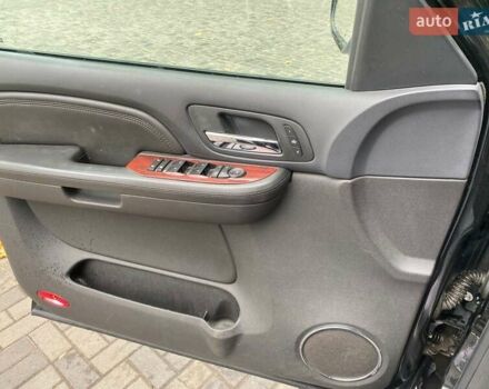 Кадиллак Эскалейд 2008 в Днепре (Днепропетровске) на Automoto.ua Черный Кадиллак Эскалейд, объемом двигателя 6 л и пробегом 154 тыс. км за 20000 $, фото 37 на Automoto.ua