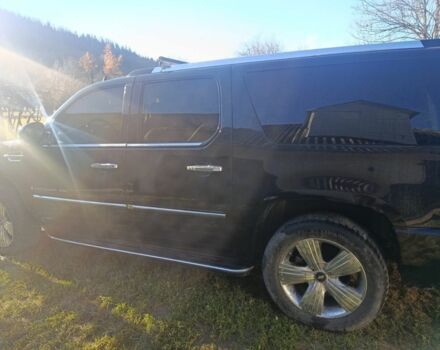 Черный Кадиллак Эскалейд, объемом двигателя 0 л и пробегом 240 тыс. км за 8000 $, фото 4 на Automoto.ua