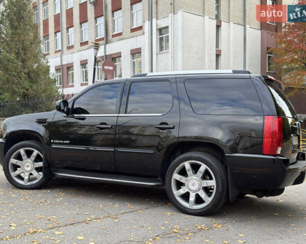 Кадиллак Эскалейд 2008 в Виннице на Automoto.ua Черный Кадиллак Эскалейд, объемом двигателя 6.2 л и пробегом 250 тыс. км за 15950 $, фото 20 на Automoto.ua