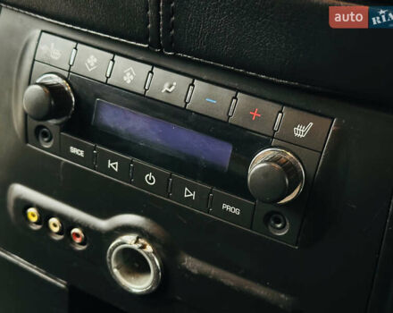 Черный Кадиллак Эскалейд, объемом двигателя 6.16 л и пробегом 255 тыс. км за 14900 $, фото 18 на Automoto.ua