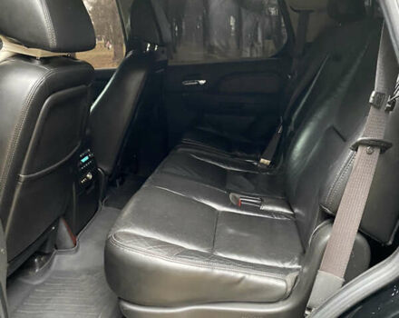 Чорний Каділак Ескалейд, об'ємом двигуна 6.2 л та пробігом 180 тис. км за 12000 $, фото 65 на Automoto.ua