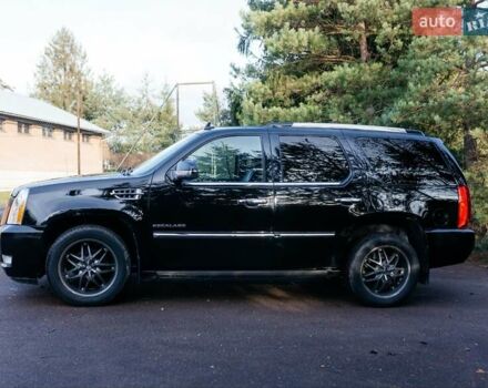 Чорний Каділак Ескалейд, об'ємом двигуна 6.16 л та пробігом 250 тис. км за 26999 $, фото 7 на Automoto.ua